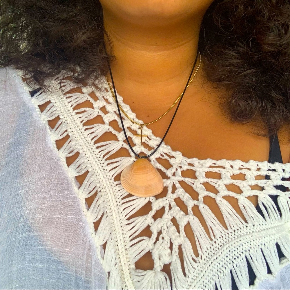 Earthy Shell Necklace - Picture 2 of 2